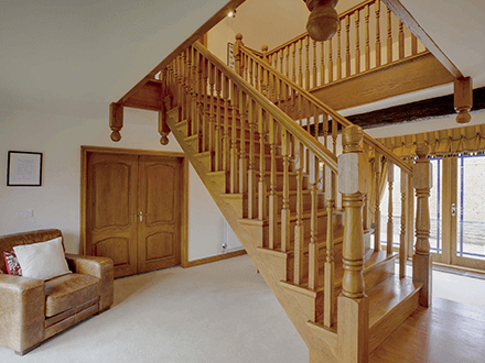 木质楼梯的日常护理方法